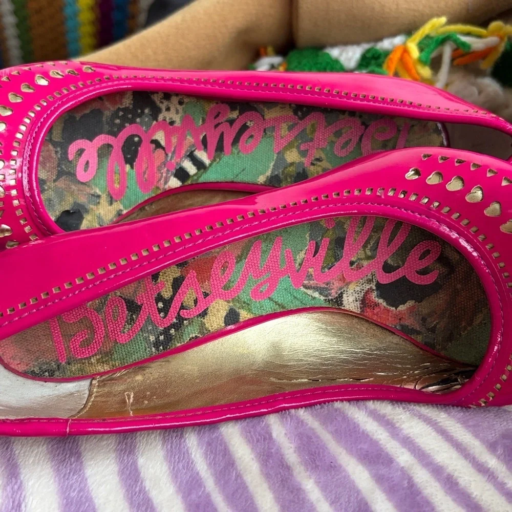 Betsey Johnson Betseyville Pink Heart Heels